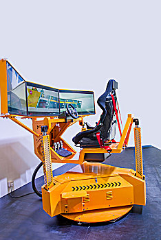 2019重庆汽车展展示的模拟汽车驾驶器