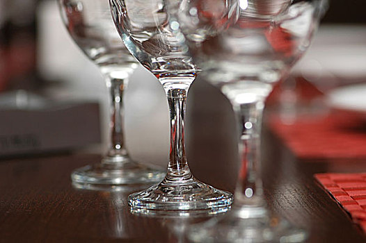 三个,玻璃杯,桌子,浅,景深