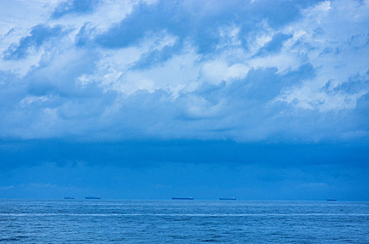 海水,海平面,海,大海,海浪,波浪,辽阔,广阔,白云,蓝天,多云