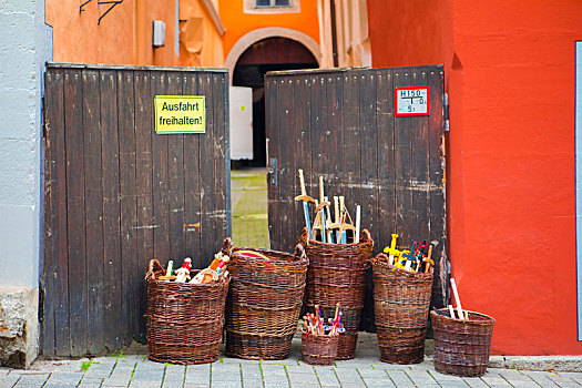 德国罗腾堡童话镇城市中的商店贩售商品