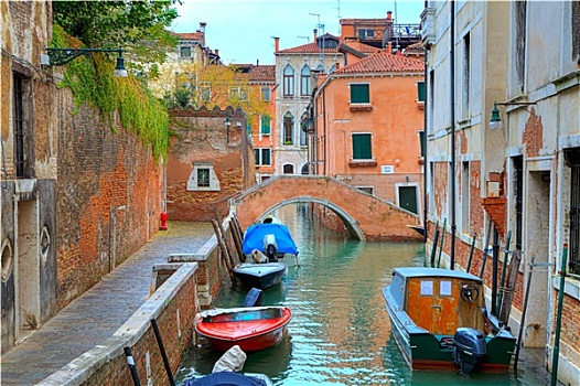 船,狭窄,运河,老,彩色,砖砌房屋,小桥,背景,威尼斯,意大利