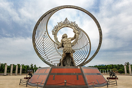 山东省青州古城东夷文化标志园雕塑