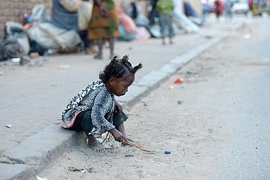 街道,孩子,小女孩,玩,侧面,道路,省,马达加斯加,非洲