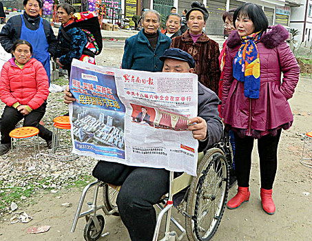 贵州舟溪,用苗语宣讲党的十八届六中全会精神,图