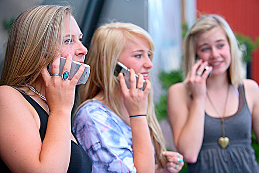 三个,青少年,女孩,交谈,手机,电话
