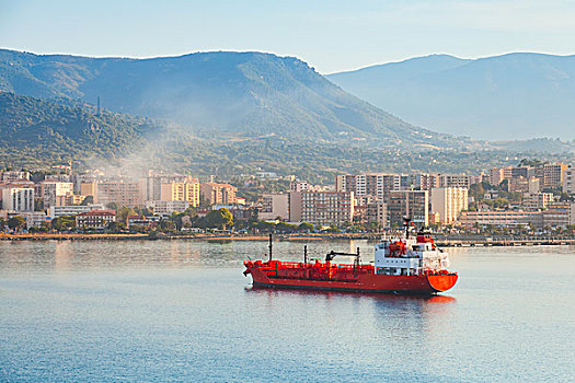 红色,油轮,白色,上层建筑,站立,停泊,港口,阿雅克肖,科西嘉岛,法国
