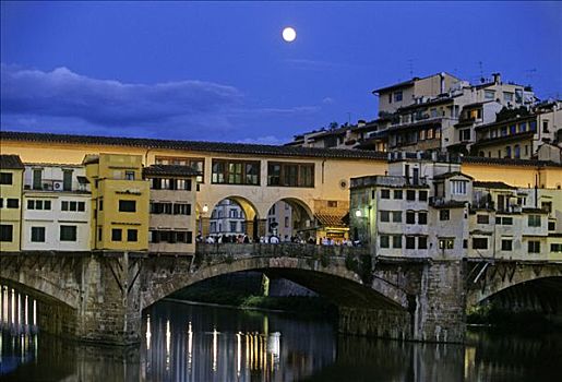 阿尔诺河,维奇奥桥,满月,佛罗伦萨,托斯卡纳,意大利,欧洲