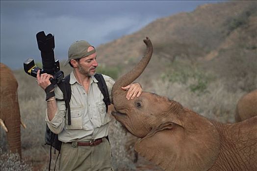 非洲象,孤儿,老,摄影师,东察沃国家公园,肯尼亚