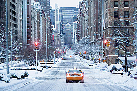 出租车,雪,城市街道