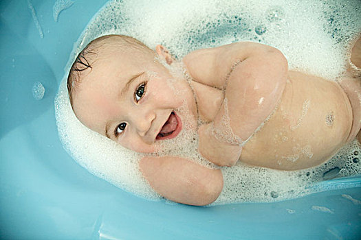 裸露,婴儿,浴缸,看镜头,微笑