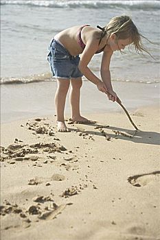 小女孩,玩,海滩