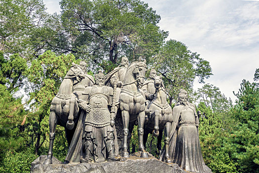 唐太宗君臣青銅群雕，龍興晉陽塑像，山西太原晉祠