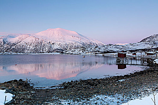 捕鱼,小屋,码头,冬季风景,峡湾,正面,雪山,日落,特罗姆瑟,特罗姆斯,挪威,挪威北部,北方,斯堪的纳维亚