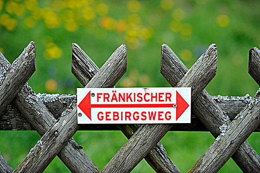标识,山,小路,木质,格子,栅栏,上弗兰科尼亚,弗兰克尼亚,巴伐利亚,德国,欧洲