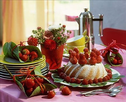 圆形蛋糕,浆果,草莓,包裹,茶几