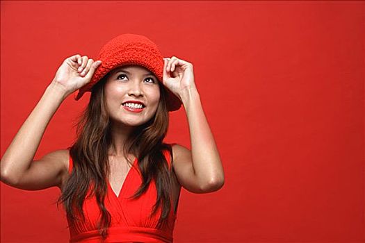 女人,红裙,红色,帽子,红色背景,微笑