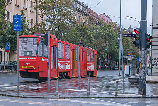 克罗地亚首都萨格勒布街头景观和公交电车