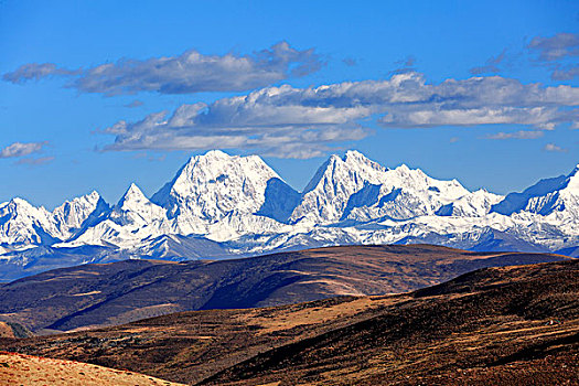 贡嘎雪山