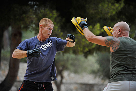 两个男人,武术,训练,公园