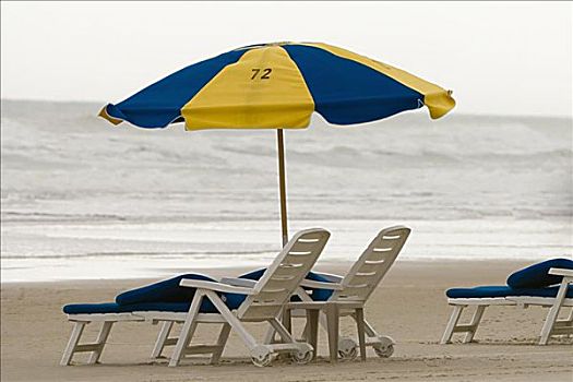 海滩伞,休闲椅