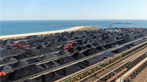 山东省日照市,取暖季日益临近,看港口煤炭堆场壮观景象