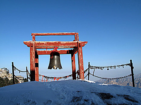 陕西-西岳华山南天门聚仙台铜钟