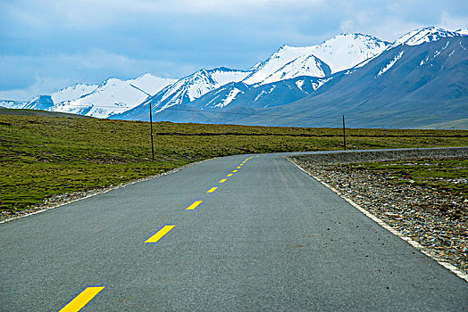 雪山草原公路