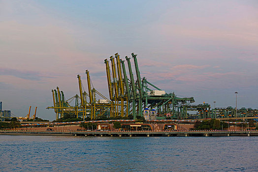 新加坡海港码头