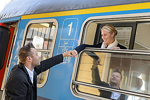 女人,离开,列车,男人,握手