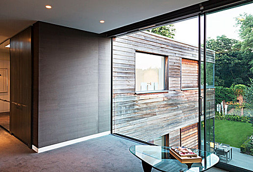 玻璃墙,现代住宅