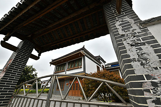 贵州遵义市播州区花茂村,绿水青山引游客