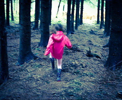 女孩,粉色,外套,跑,亮光,室外,树林,英国,欧洲