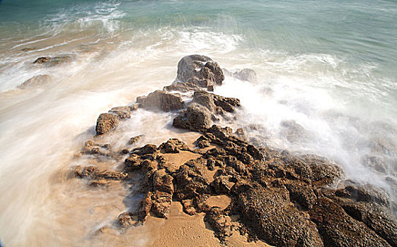 日月湾的石头