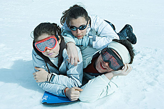 年轻,滑雪,卧,雪中,头像