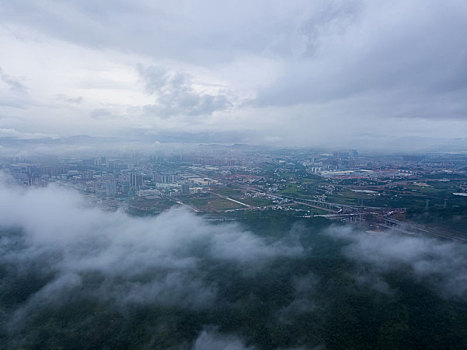 航拍广东惠州红花湖景区云海风光