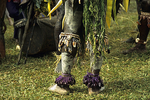 巴布亚新几内亚,河,男人,传统服饰,腿