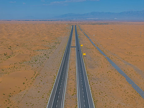 阿拉善梦想沙漠公路