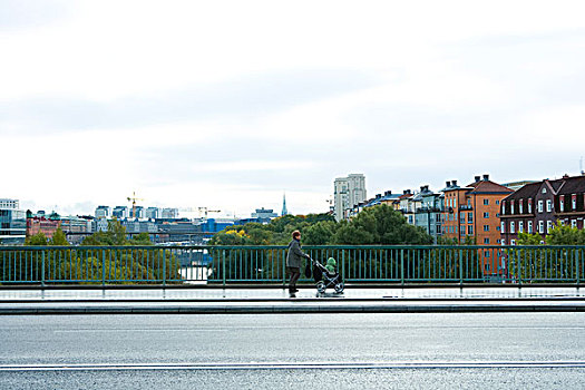 瑞典,斯德哥尔摩,女人,推,婴儿车,桥