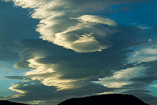 透镜状,云,上方,曼莫斯湖,东方,山