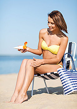 暑假,度假,女孩,涂抹,防晒,乳霜,沙滩椅