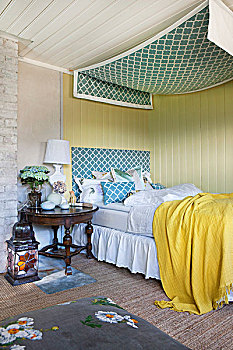 床,篷子,黄色,木板墙