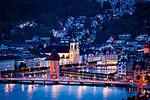 卢塞恩市,黄昏,瑞士