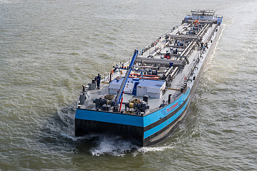荷兰鹿特丹的海上作业船只