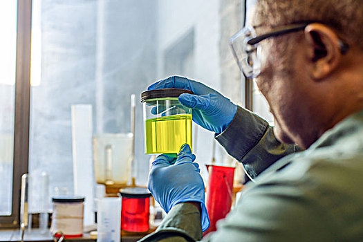 实验室人员,检查,烧杯,黄色,生物燃料,植物,实验室
