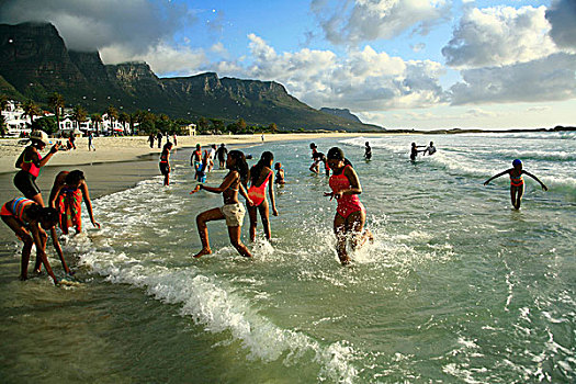 一群孩子,享受,第一,时间,海洋,湾,海滩,开普敦,南非,十月,2007年