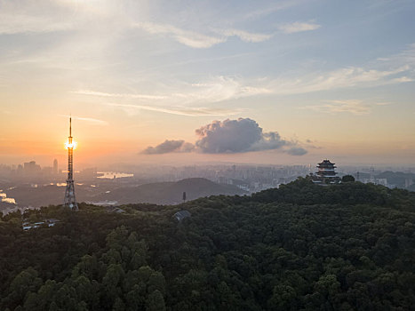 航拍清晨时分的惠州高榜山景区挂榜阁风光