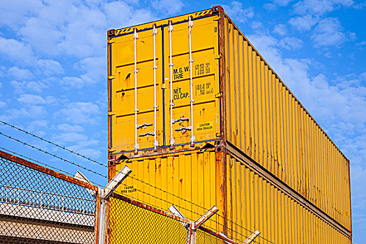 黄色,金属,工业,货物集装箱,一堆,蓝色,阴天