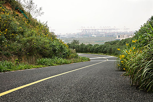 高山上的盘山公路