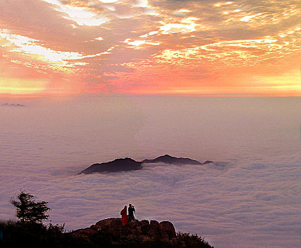 山东泰山霞光