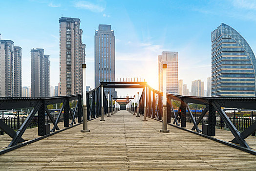 天津金汤桥和现代城市建筑